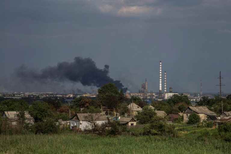 War in Ukraine, day 115 |  “Fierce battles” near Sievierodonetsk, Zelensky in the South