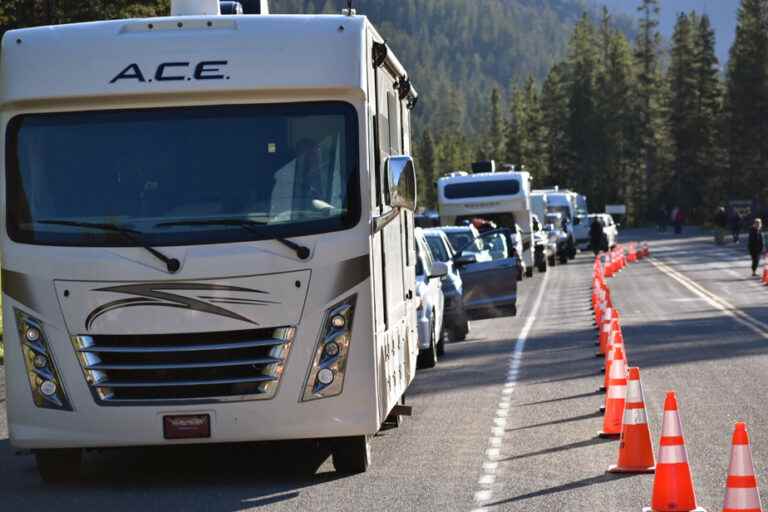 Yellowstone reopens after flooding