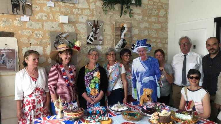 a cake competition for the jubilee of Queen Elizabeth II