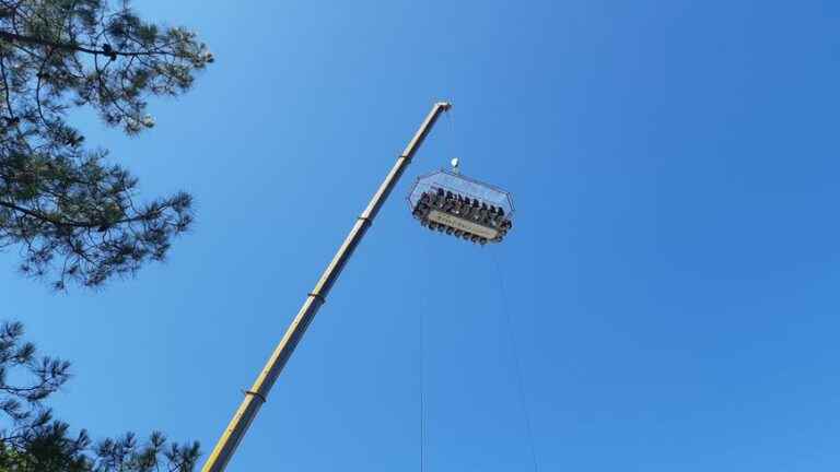 a gourmet meal perched 50 meters above the beach