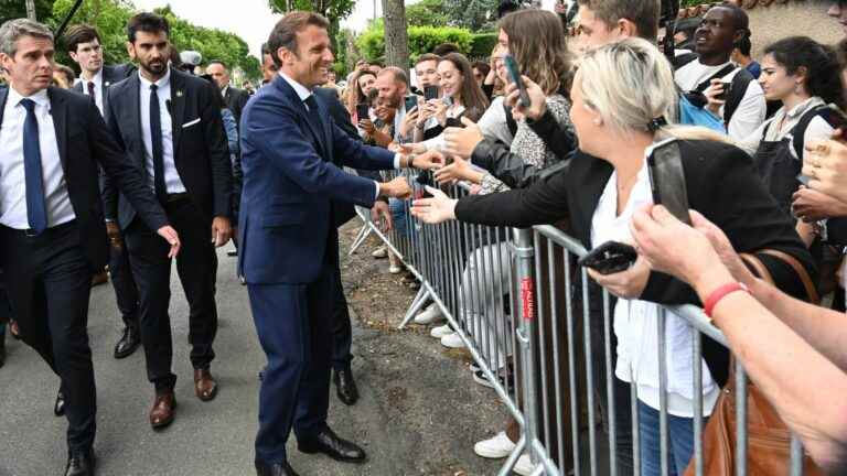 a high school student questioned by the gendarmes after having reproached Emmanuel Macron for naming “men who are accused of rape”