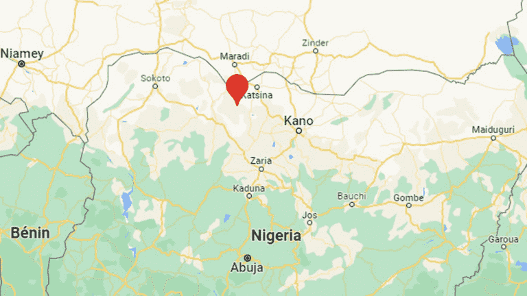 gunmen kidnap 36 people in two churches in the northwest of the country