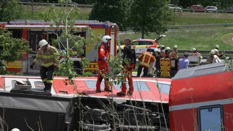 at least four dead and 30 injured in train derailment in the Bavarian Alps