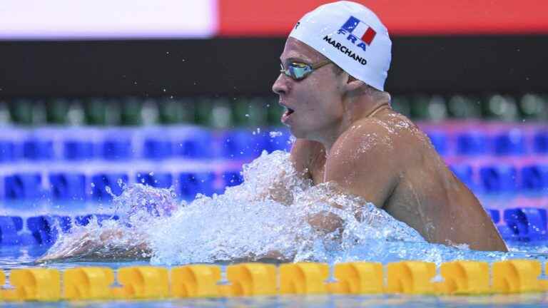 at the age of 20, the Frenchman Léon Marchand crowned world champion in the 400 meter medley