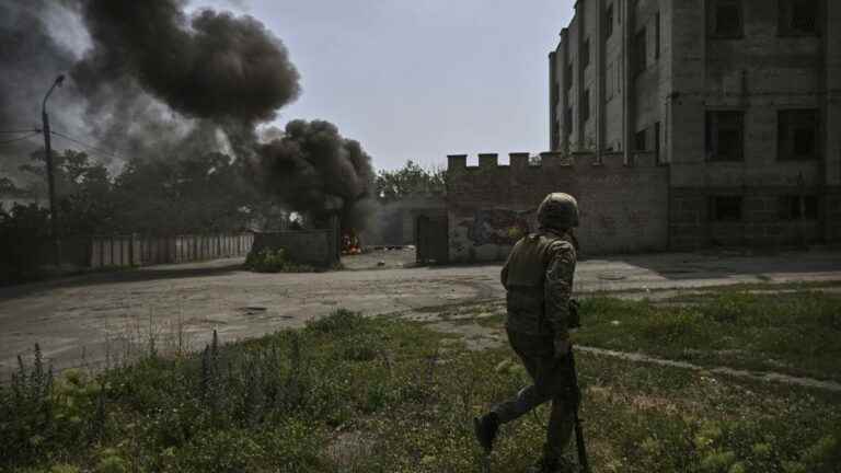 fighting intensifies in Severodonetsk, in the east of the country