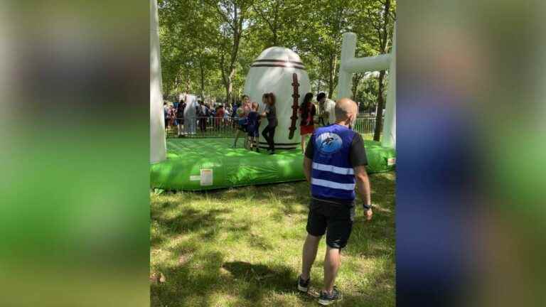 players of the XV of France in recruitment operation in a district of Val-d’Oise