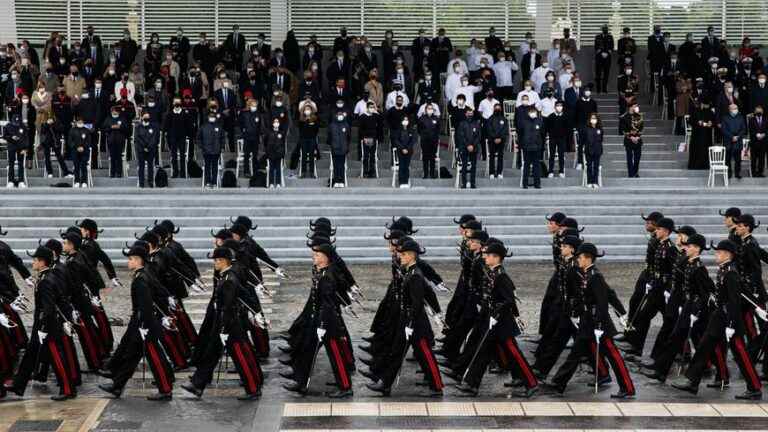 the Dijon gendarmerie school will parade on the Champs Elysées