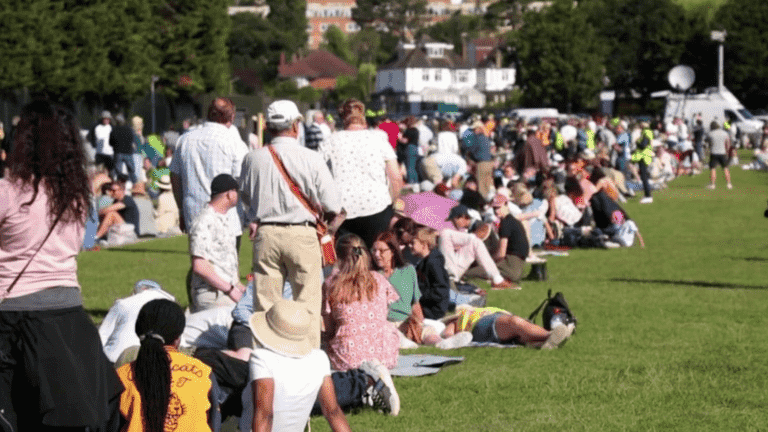 the English camp for several days to enter Wimbledon