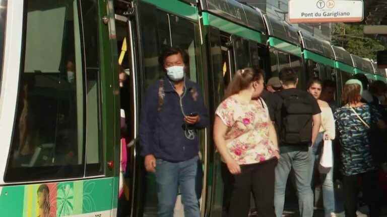 the Minister of Health asks the French to wear the mask in public transport