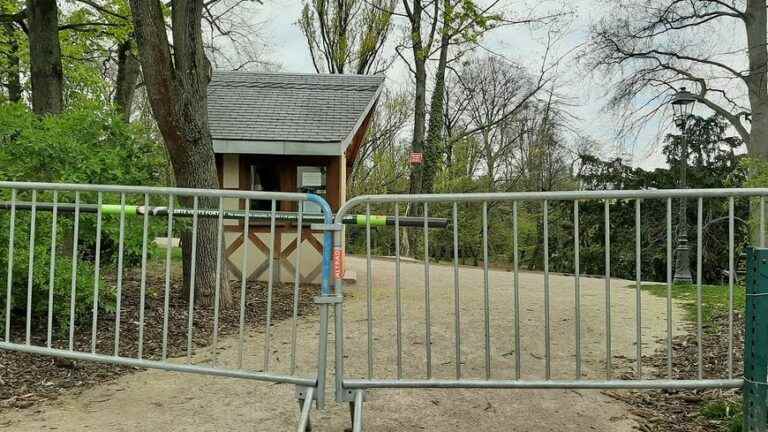 the city of Strasbourg closes its parks and cemeteries until further notice