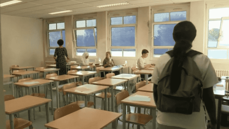 the pupils of the Eugène Delacroix high school in Drancy passed the philosophy test