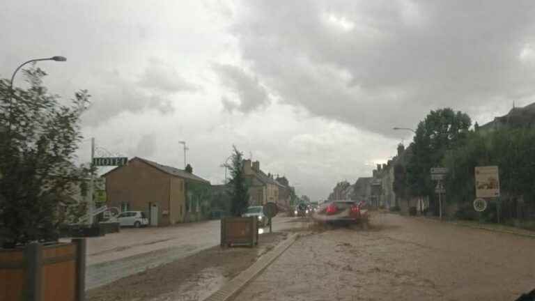 the streets of Gevrey Chambertin invaded by muddy waters