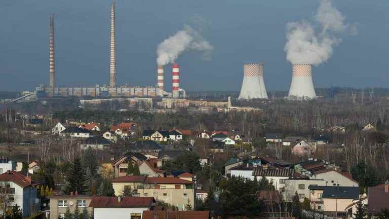 to compensate for Russian gas, the Netherlands, Austria and Poland are relaunching coal-fired power plants or postponing their closure