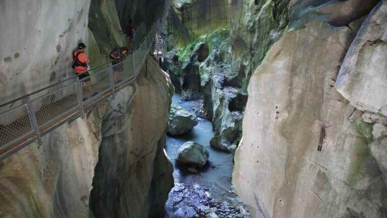 towards the Gorges du Pont du Diable