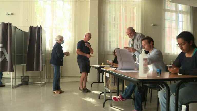 voters went to the polls for the first round of elections