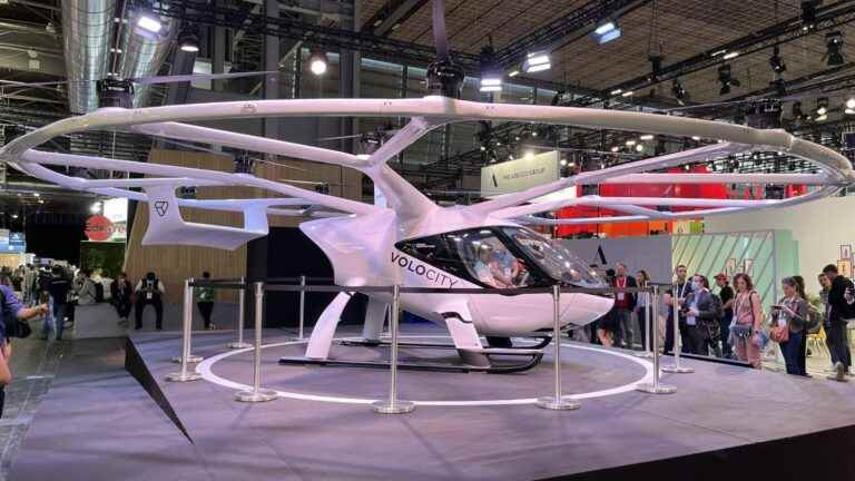 we entered the flying taxi which should be inaugurated for the Paris 2024 Olympic Games