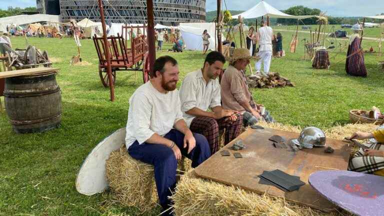 150 extras reenact the lost battle of Vercingetorix