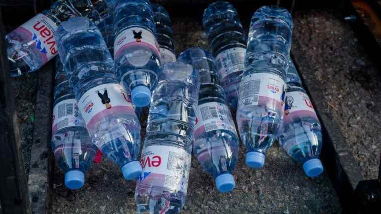 8 out of 10 water bottles contaminated, according to a study by Acting for the Environment