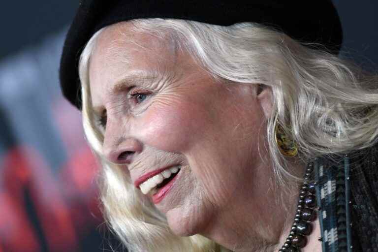 A first in 20 years |  Joni Mitchell returns to the stage