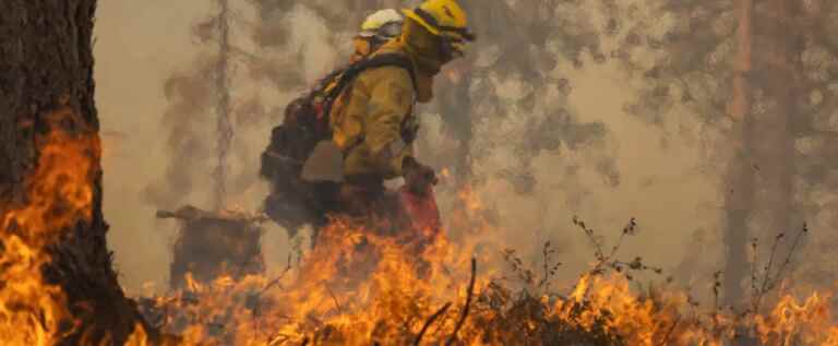 A giant fire continues to rage in California