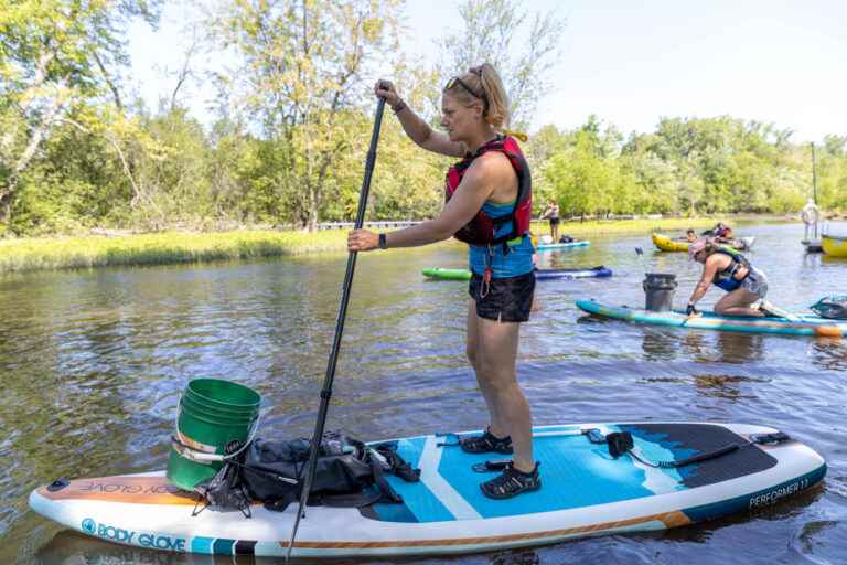 A major aquatic cleaning at the Rivière-des-Milles-Îles park