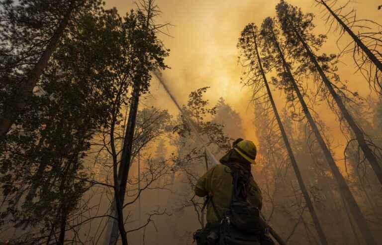 A violent fire continues to spread in California, causing thousands to be evacuated