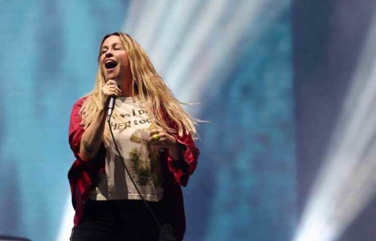 Alanis Morissette leads the way in the 1990s at the FEQ