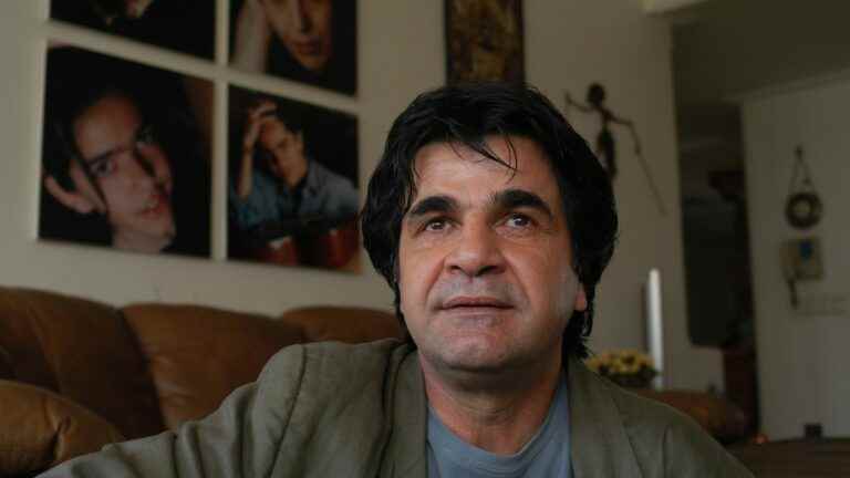 Arrested in Tehran, Iranian filmmaker and opponent Jafar Panahi must serve a six-year sentence