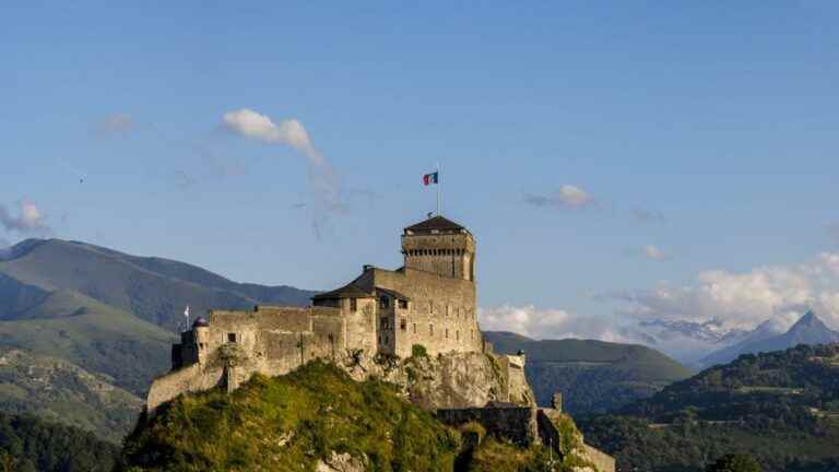 At the fortified castle of Lourdes, the Pyrenean museum shows you the life of our mountain dwellers in the past