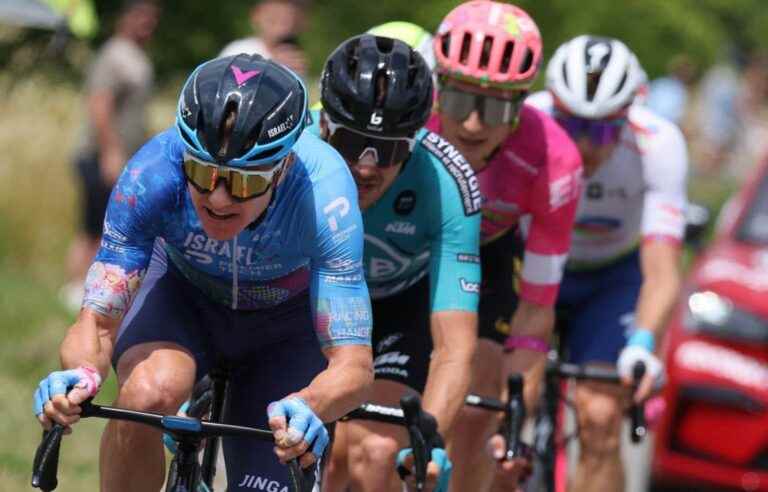 Australian Simon Clarke wins cobblestone stage at Tour de France