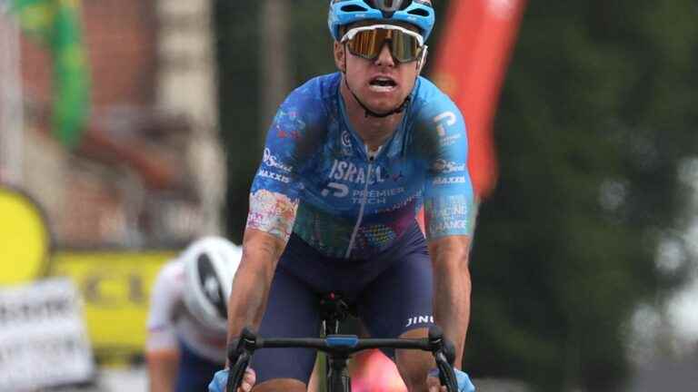 Australian Simon Clarke wins in Arenberg on the crazy cobblestone stage, the right operation for Tadej Pogacar