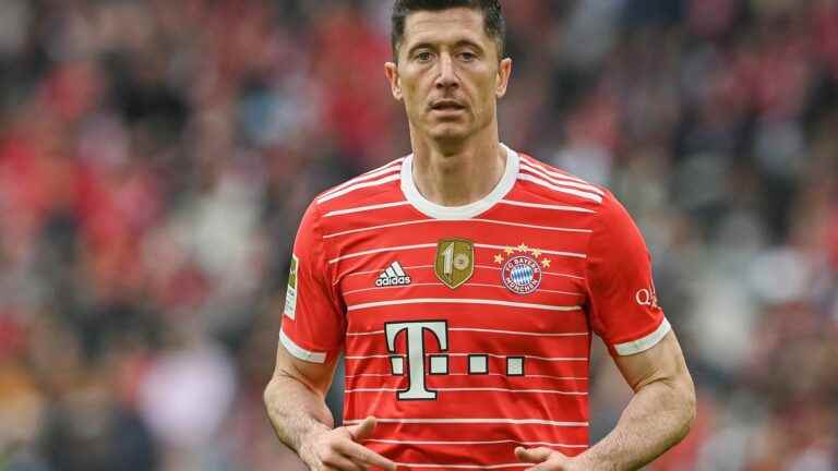 Barcelona announce the arrival of star striker Robert Lewandowski from Bayern Munich