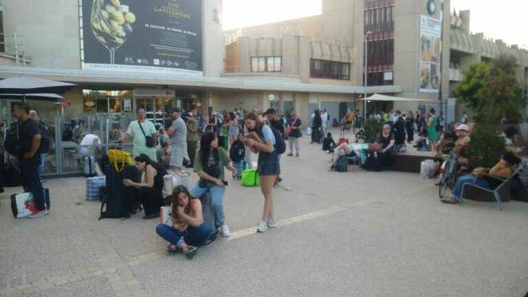 Big hassle for hundreds of travelers at Dijon station