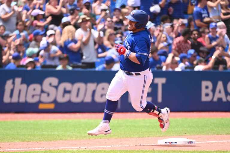 Blue Jays beat Royals for third game in a row