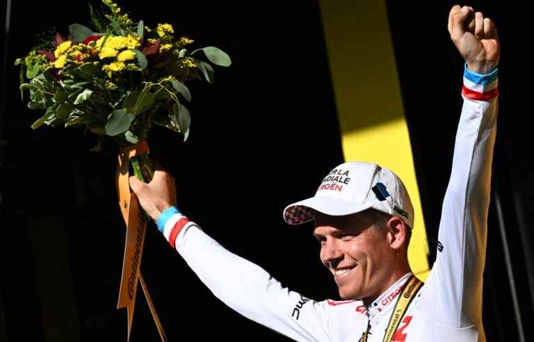 Bob Jungels wins the 9th stage of the Tour de France