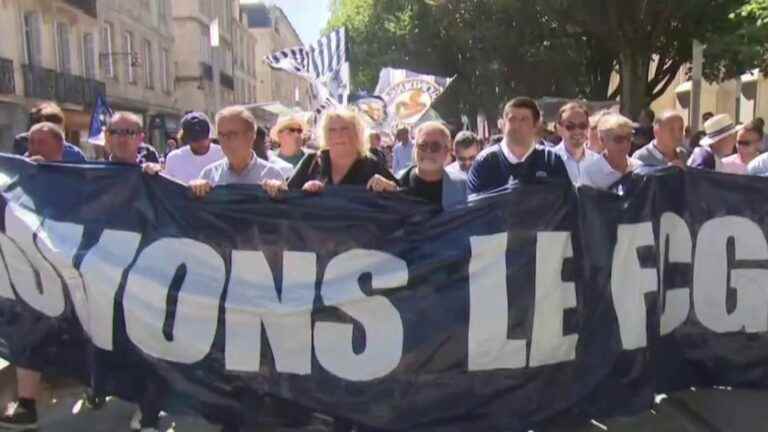 Bordeaux supporters take to the streets to save the club