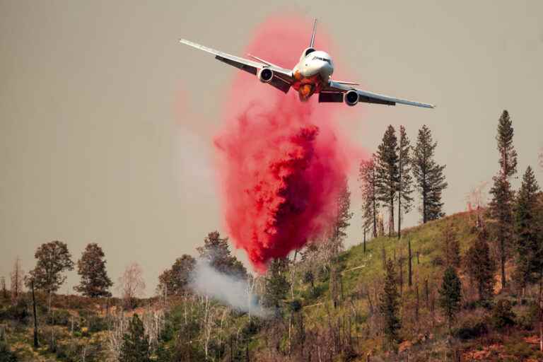 California |  A giant fire continues to rage