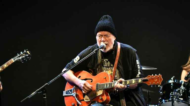 Canadian rocker Randy Bachman finds in Japan his guitar stolen 46 years ago during a tour