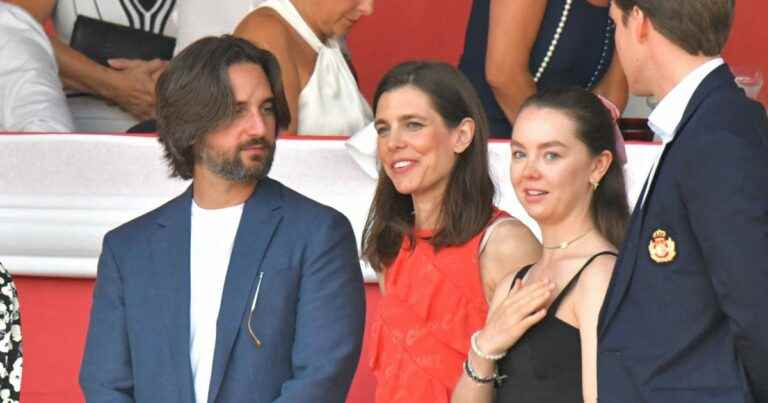 Charlotte Casiraghi and Dimitri Rassam: Tender looks and knowing smiles, the love expressed in public!