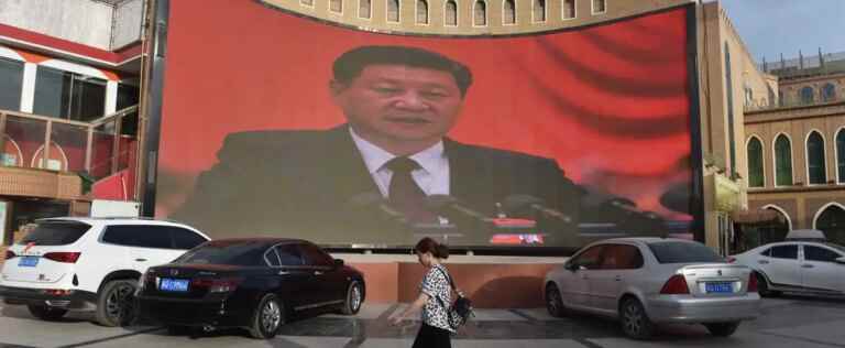 China: Xi Jinping visits Xinjiang, a first since 2014