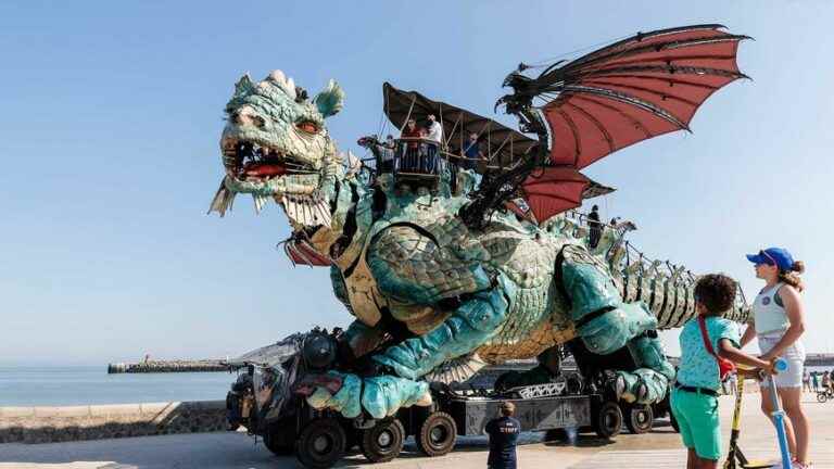 Climb aboard the Calais dragon and win the book “Pour Parler des Hauts-de-France”