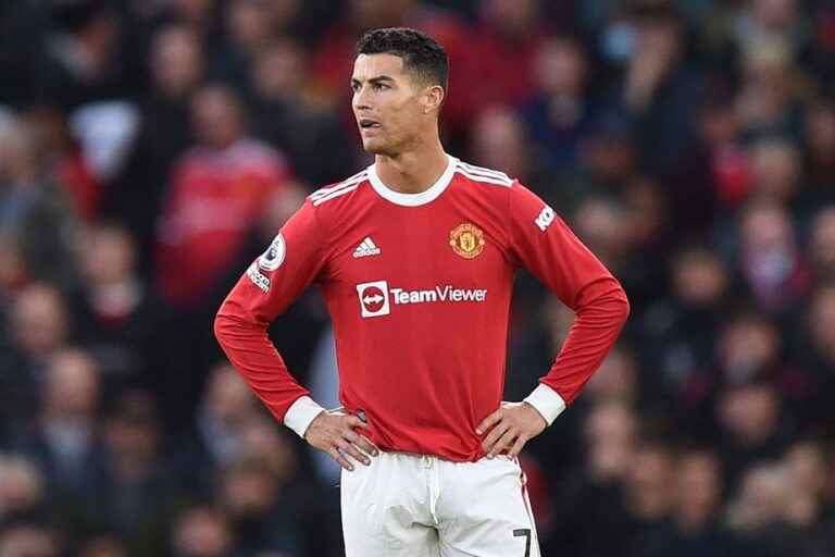 Cristiano Ronaldo will play a friendly match with Manchester United