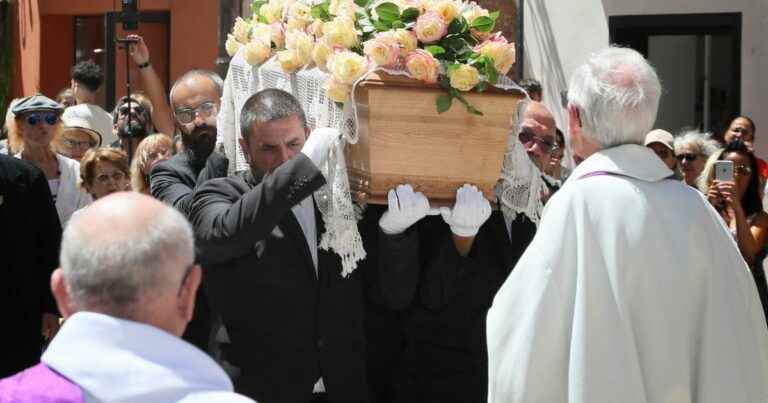 Dani’s funeral: his sons Julien and Emmanuel worthy, his sister moved in the arms of Gérard Lanvin