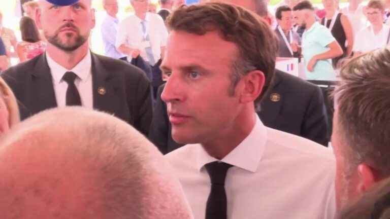 Emmanuel Macron assumes, the opposition rises