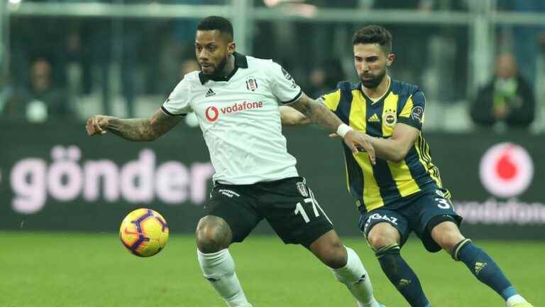 FC Versailles achieves a royal coup by enlisting the Dutchman Jeremain Lens