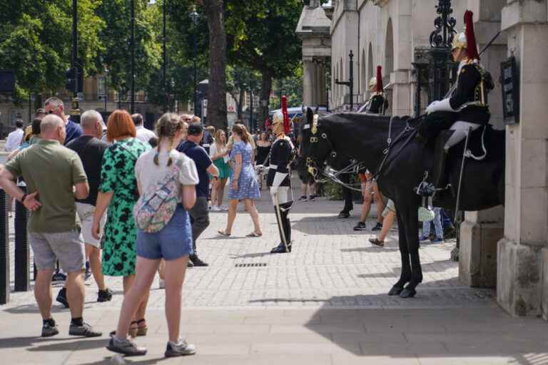 First extreme heat red alert issued in UK