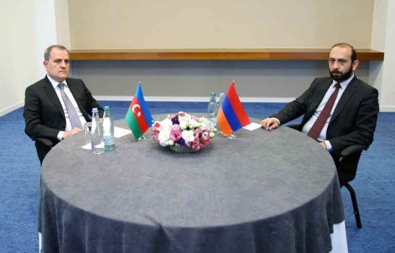 First talks between Armenia and Azerbaijan since the war