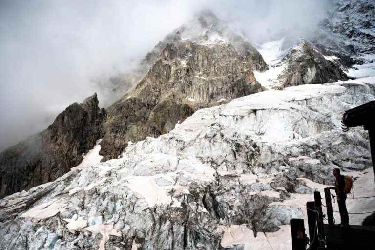 Five dead in the collapse of a glacier in the Italian Alps