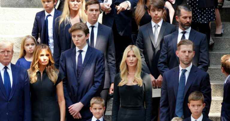 Funeral of Ivana Trump: her three children face the coffin, welded in pain