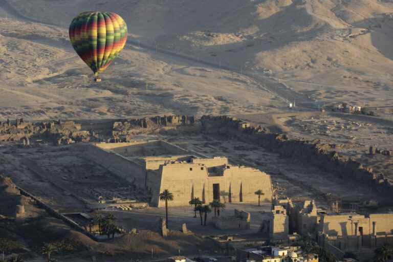 Hot air balloon flights resume in Luxor after crash